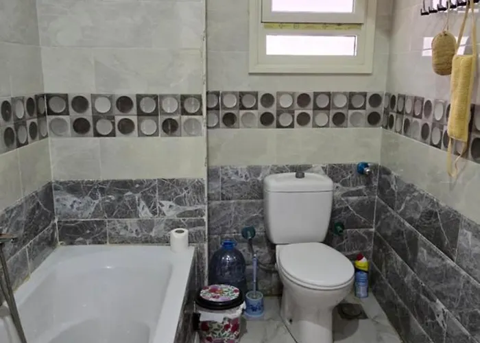 Seaview Flat شقة *